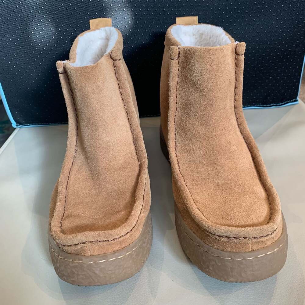 Clarks Women's Barleigh Pull Tan Suede Ankle Boots Size 6.5